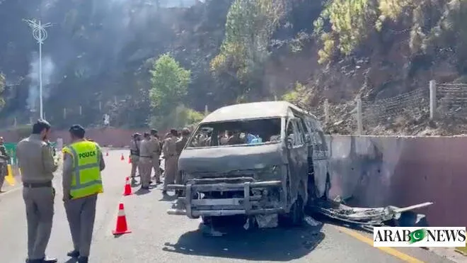 10 morts dans une chute de van dans un ravin au Pakistan
