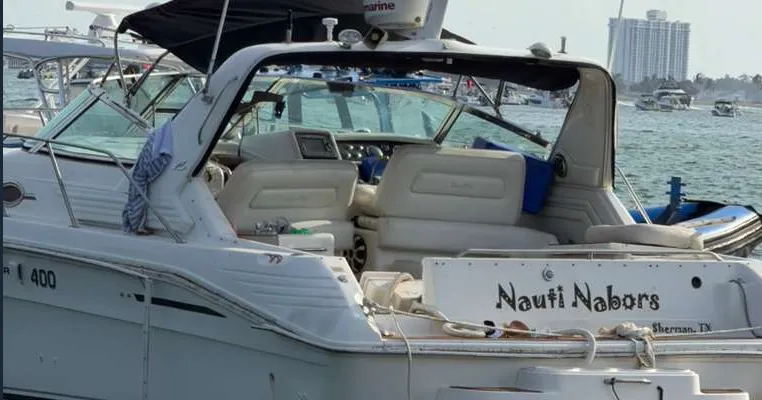 11 blessés dans une explosion de bateau près de Haulover Sandbar à Miami