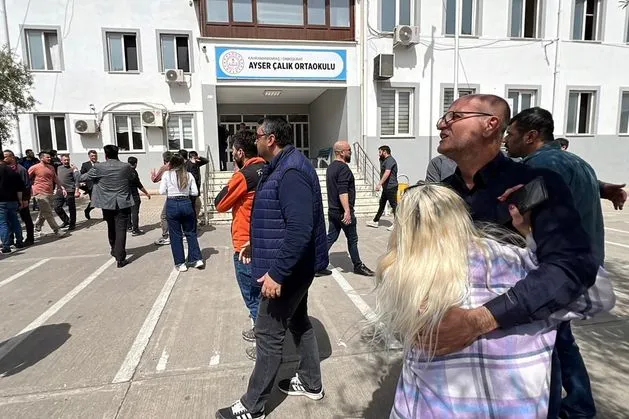 Un adolescent de 14 ans tue neuf personnes dans une école turque