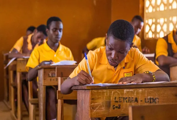 Le BECE 2026 débute avec 619 985 candidats
