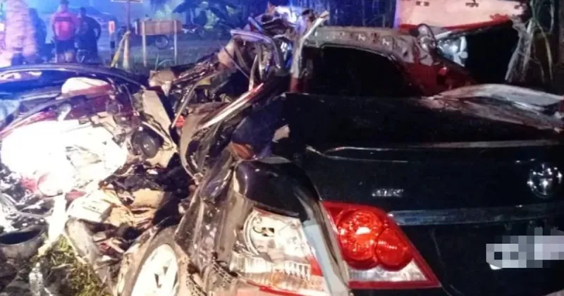 6 men killed in car-lorry accident near Bentong