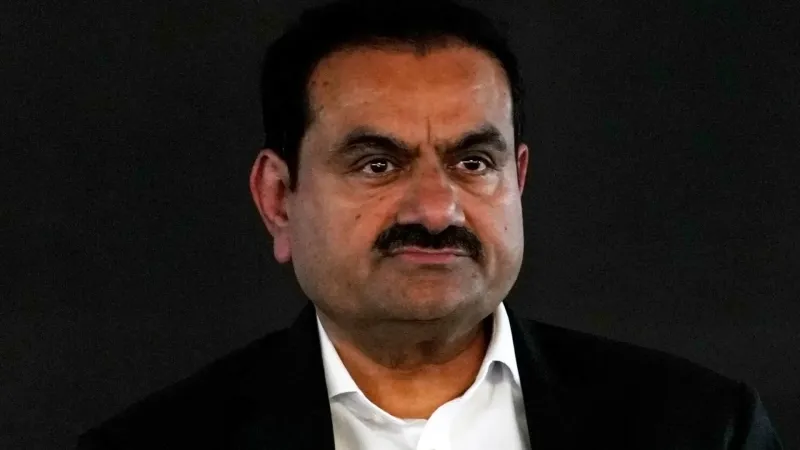 Adani et son neveu règlent une affaire de fraude avec la SEC pour 18 millions