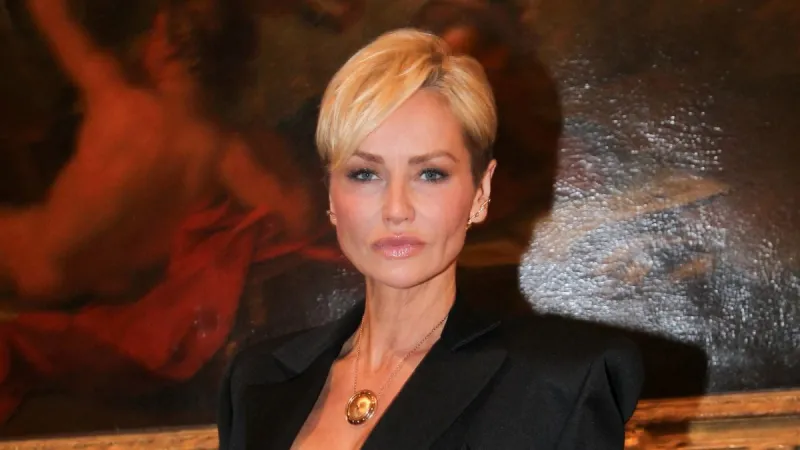 L'ex-mari d'Adriana Karembeu l'accuse d'avoir montré des photos sexuelles à sa fille
