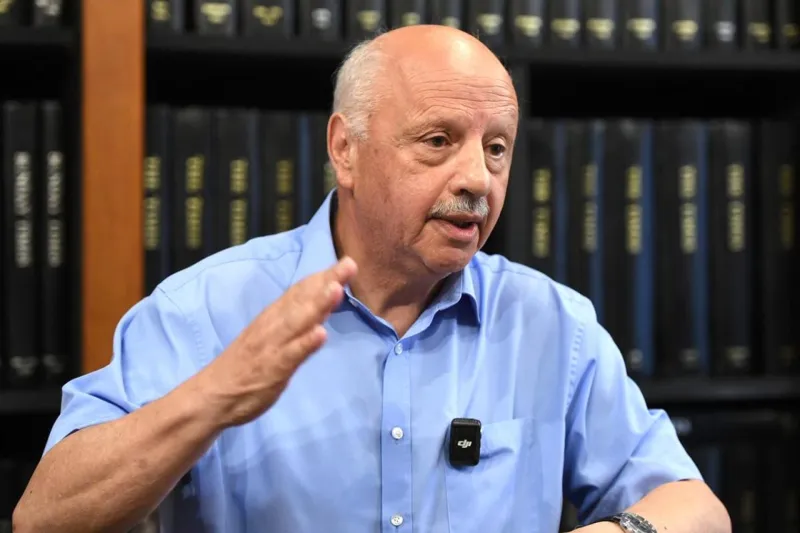 AI Makes Assignments Obsolete, Says Former Rector