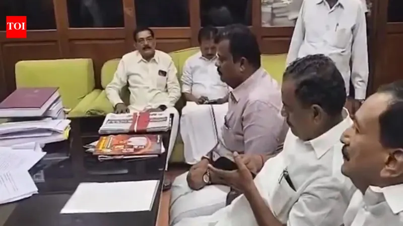 Le député AIADMK Balakrishna Reddy soutient EPS et présente des excuses