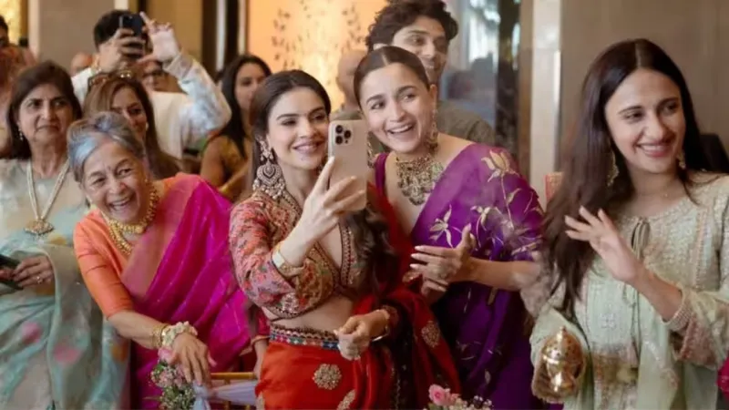 Alia Bhatt danse au pré-mariage d'Akansha Ranjan Kapoor