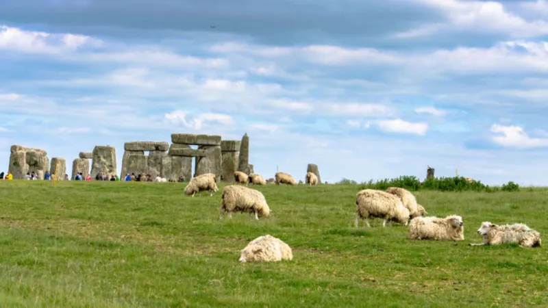 Un site ancien précède l'alignement du solstice de Stonehenge