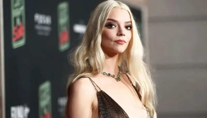 Anya Taylor-Joy évoque ses années scolaires douloureuses