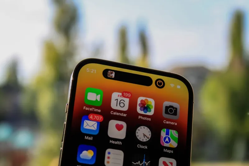Apple pourrait maintenir les prix de l'iPhone 18 stables malgré la hausse des coûts de mémoire