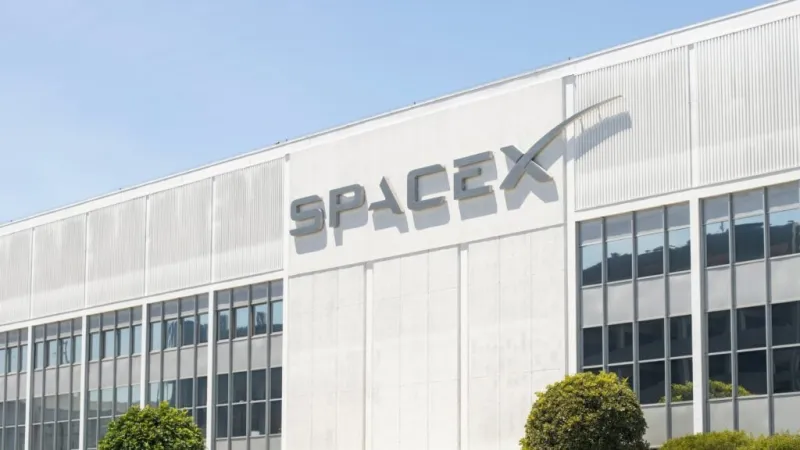 ARK Invest soutient la valorisation élevée de SpaceX avant une éventuelle introduction en bourse