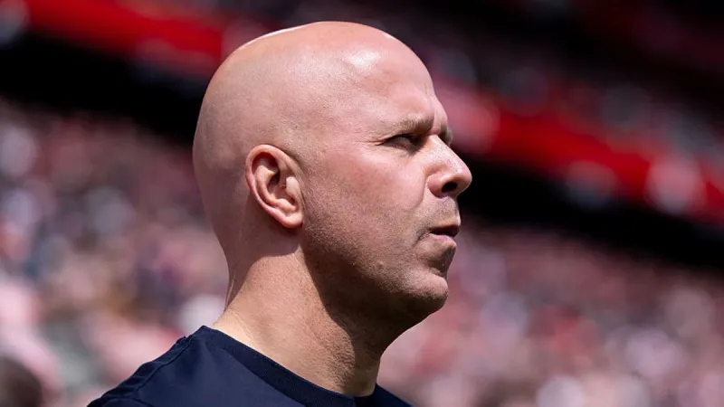 Arne Slot : aucune pensée de quitter Liverpool malgré les critiques