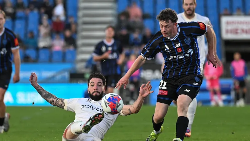 La défense du titre d'Auckland FC s'achève par une défaite contre les Mariners