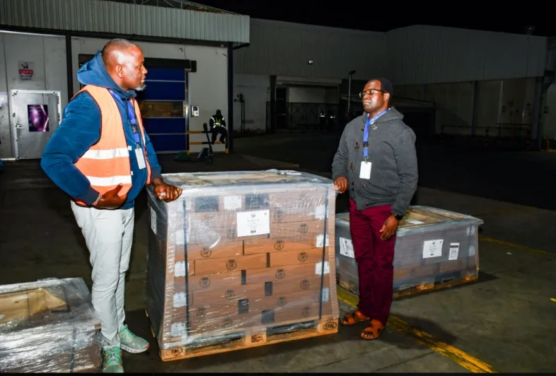 Bulletins de vote arrivent à JKIA pour les élections partielles du 14 mai