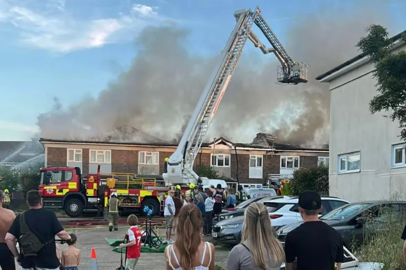 Incendie de barbecue détruit des maisons à Basildon