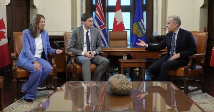 Le premier ministre de la C.-B. critique l'entente fédérale sur le pipeline avec l'Alberta