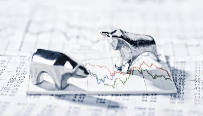 Bitcoin chute à 63K $, les mouvements de Strategy scrutés