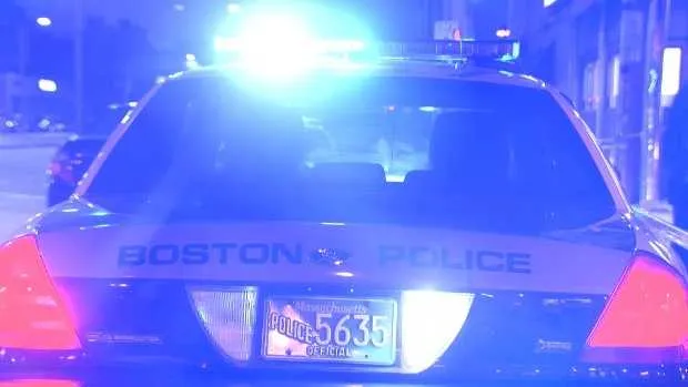 Une femme braquée lors d'une vente de voiture à Boston