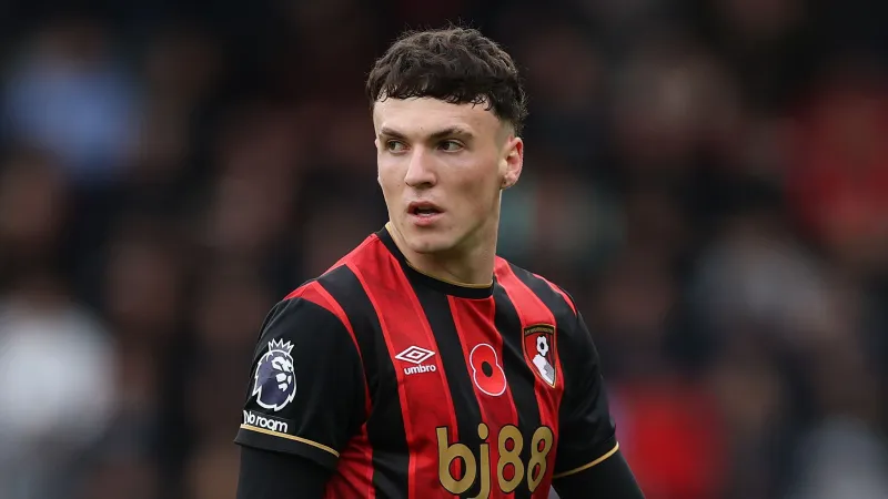 Bournemouth suspend Alex Jimenez pour messages présumés
