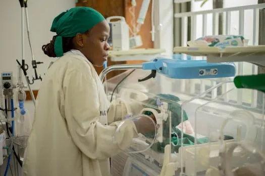 Bpifrance soutient Eiffage pour des hôpitaux en Guinée