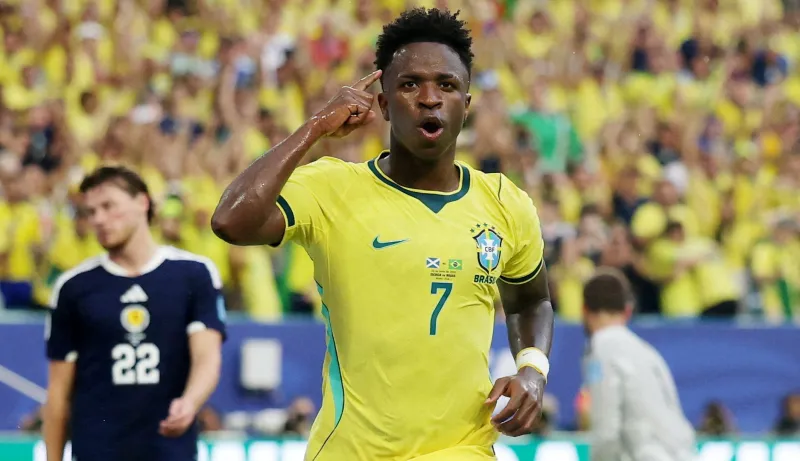 Brésil bat Écosse 3-0; Neymar de retour après 3 ans