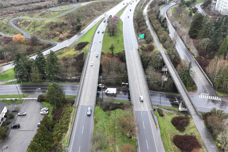 Voies réservées aux bus sur l'autoroute 1 pour accélérer le trajet