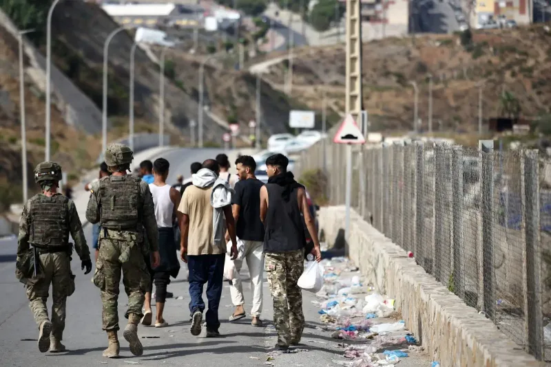 Ceuta : des centaines de mineurs migrants livrés à eux-mêmes