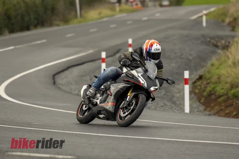 CFMoto 450SR : Style, Technologie et Rapport Qualité-Prix