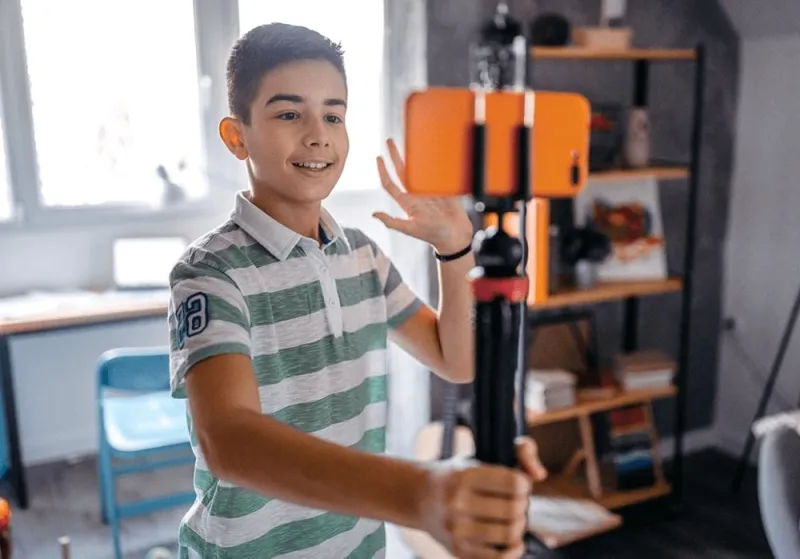 L'enfance comme contenu : l'essor du sharenting