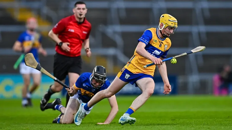 Clare bat Tipperary en finale du Munster U20 de hurling