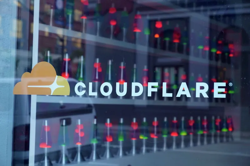 Cloudflare supprime 1 100 emplois dans le cadre d'une réorganisation IA