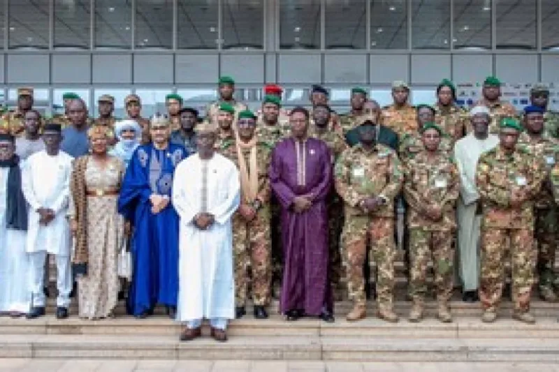 Le CNT accueille la 5e promotion de l'École de Guerre du Mali