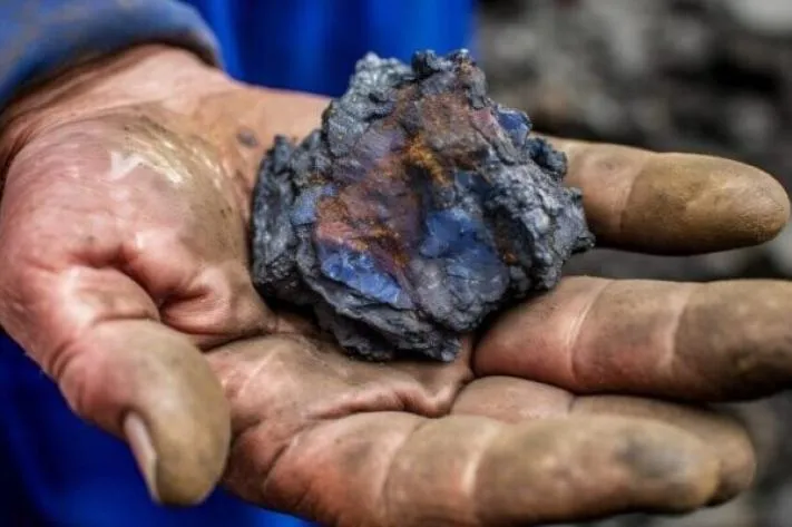Cobalt : Le métal controversé au cœur de la tech