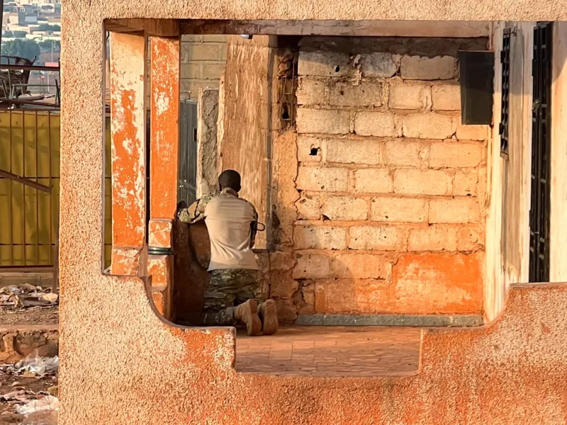 Attaques coordonnées visent Bamako et plusieurs sites au Mali
