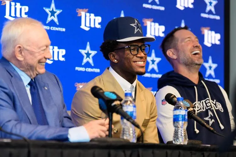 La défense des Cowboys au centre du repêchage NFL après les commentaires de Jones