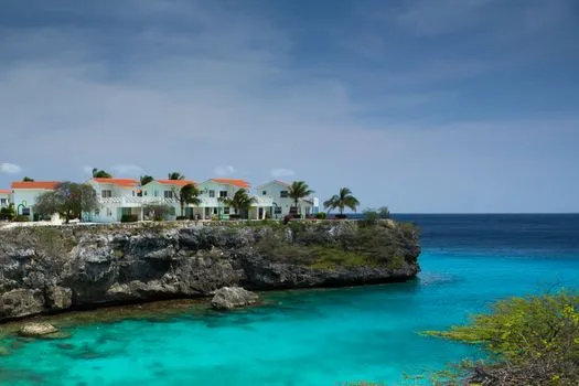 Curaçao s'effondre après une première mi-temps serrée