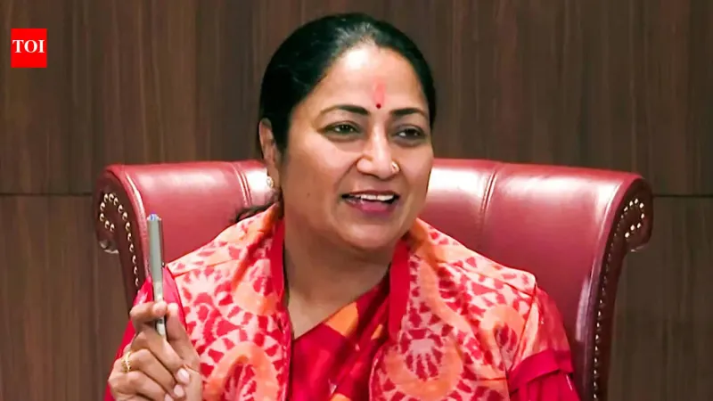 La CM de Delhi Rekha Gupta annonce des mesures d'économie de carburant