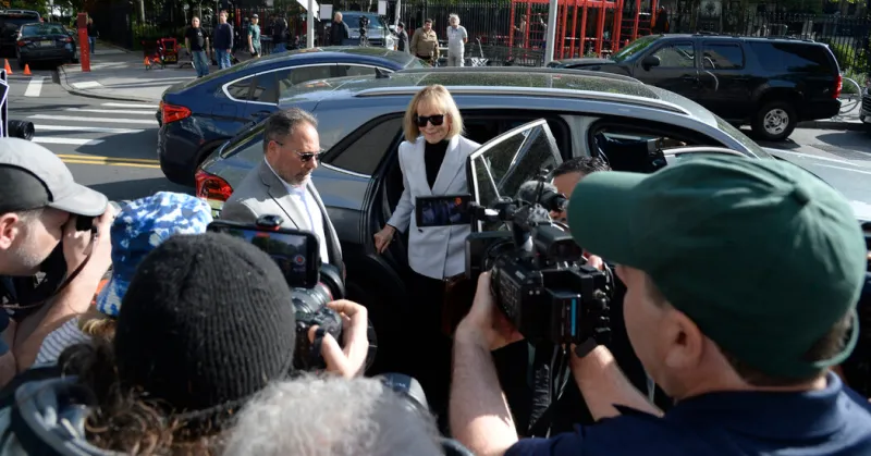 Le DOJ enquête sur les poursuites d'E. Jean Carroll contre Trump