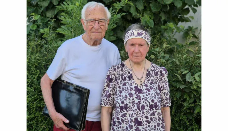 Un couple de seniors français bloqué à l'étranger