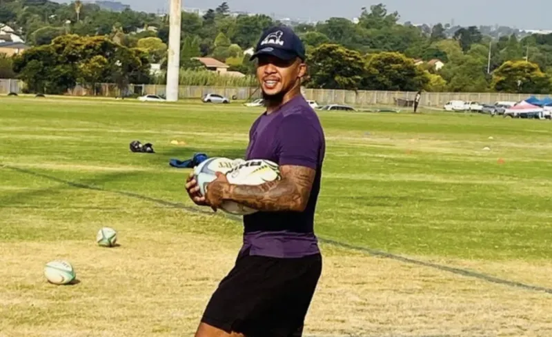 Elton Jantjies confronté à des problèmes fiscaux