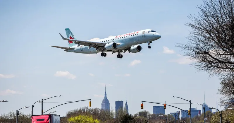 Ex-pilote d'Air Canada accusé d'avoir volé sans licence valide