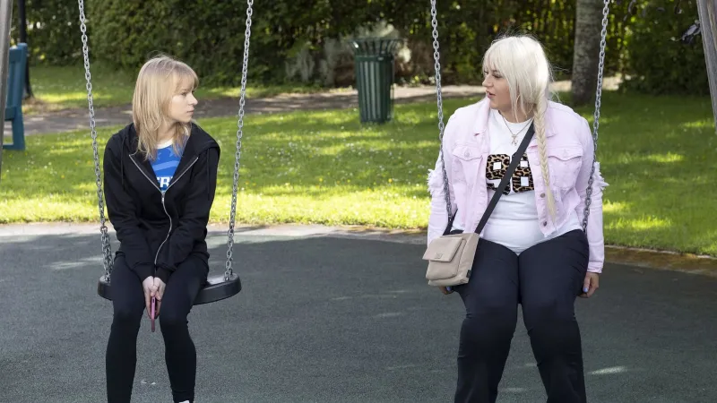 Fair City : Nikki tente de se rapprocher de Chloe
