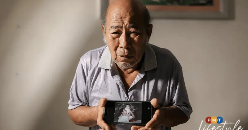 Un père rend visite à son fils emprisonné à vie à Singapour