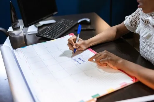 Calendrier Fay-West : Événements et listes locales