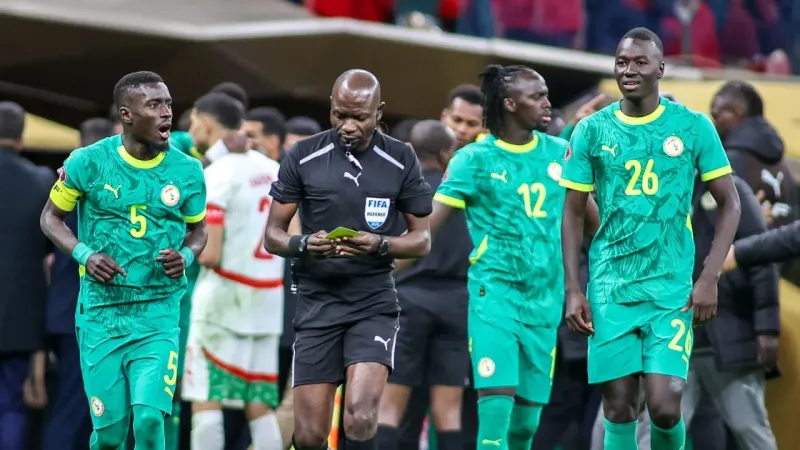 La FIFA va sanctionner automatiquement les sorties de terrain