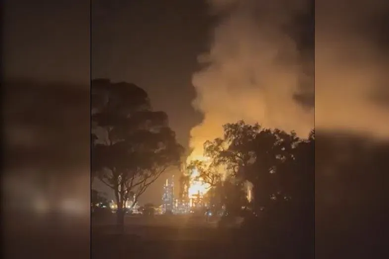 Incendie à la raffinerie Viva Energy en Australie perturbe l'approvisionnement