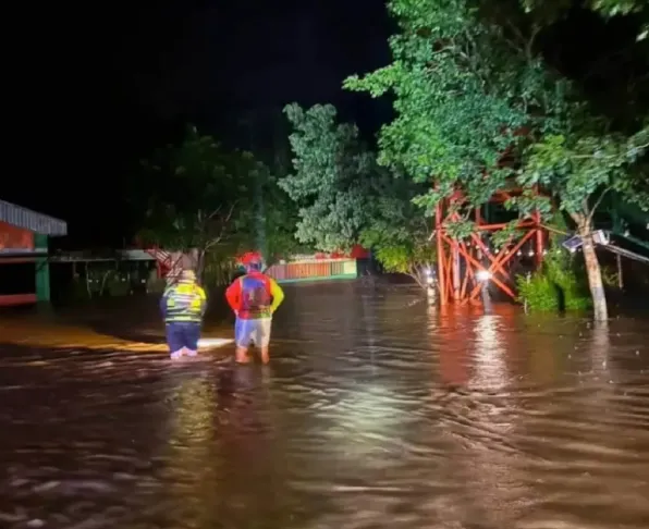 Inondations éclair à Chanthaburi, alerte pluie maintenue