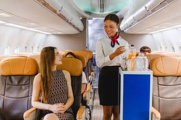 Une hôtesse de l'air déconseille le port de leggings en avion