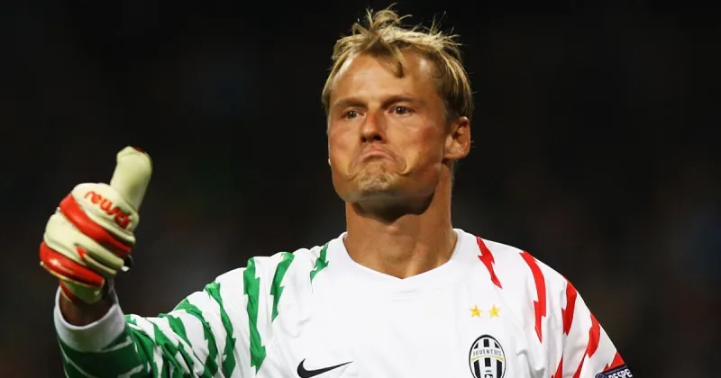 L'ancien gardien d'Arsenal Alex Manninger est décédé à 48 ans
