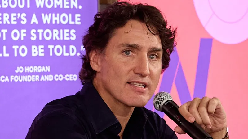 L'ex-PM canadien Harper qualifie la culture en ligne de 'malveillante' ciblant les jeunes hommes