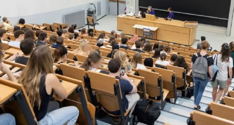 La France resserre l'accès universitaire aux étudiants africains